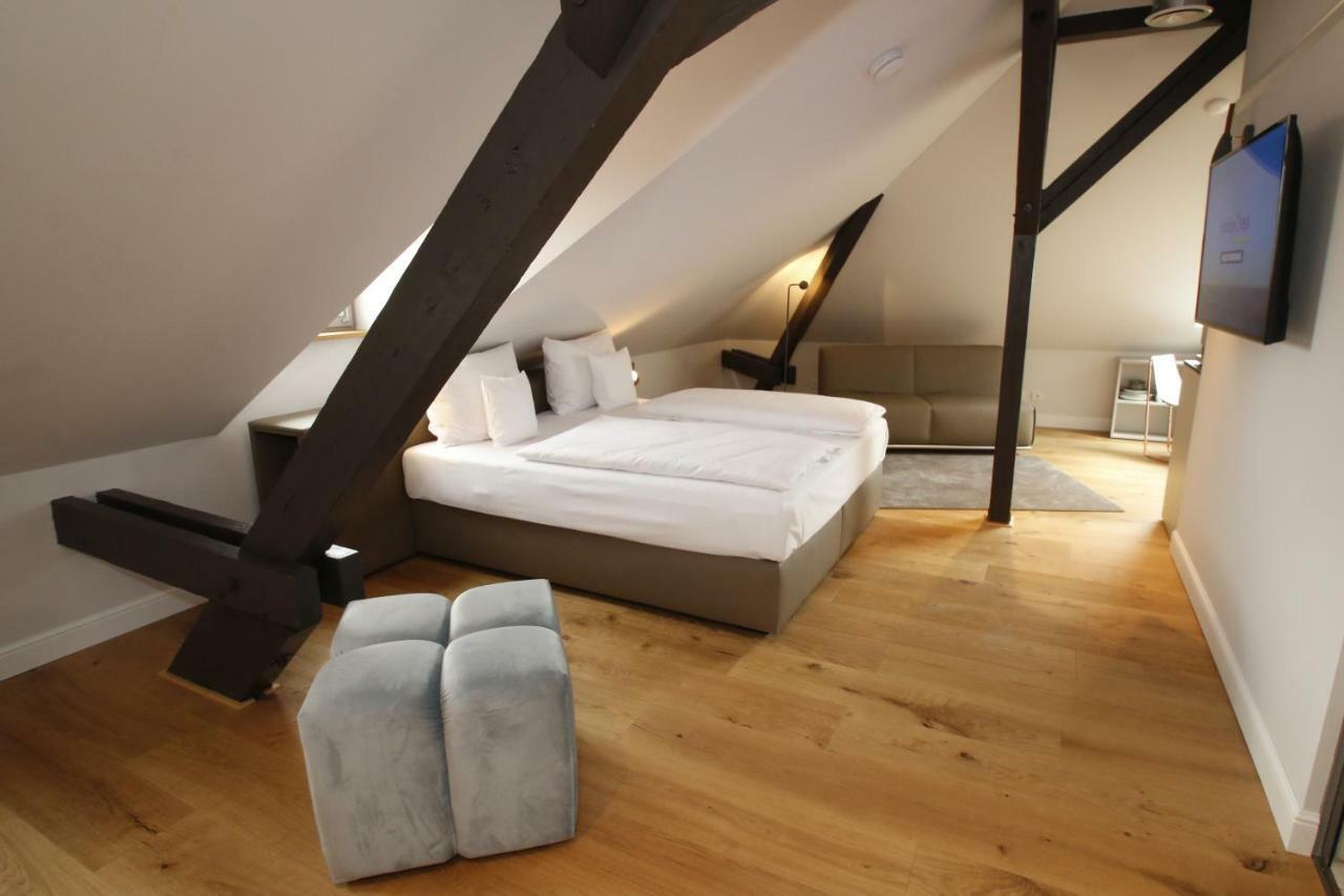 Amelie No 1 Hotel & Appartements ลันเดาอินแดร์ฟัลซ์ ภายนอก รูปภาพ